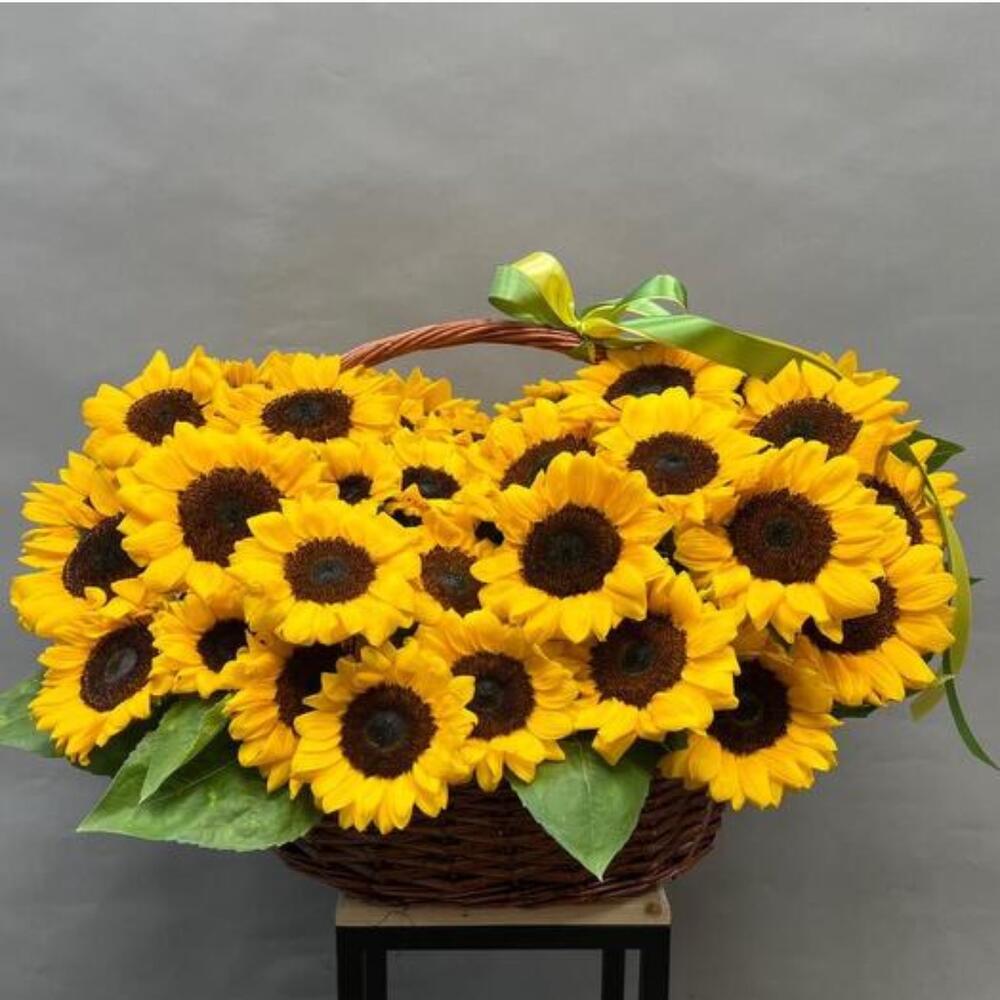GOLDEN GLOW BASKET