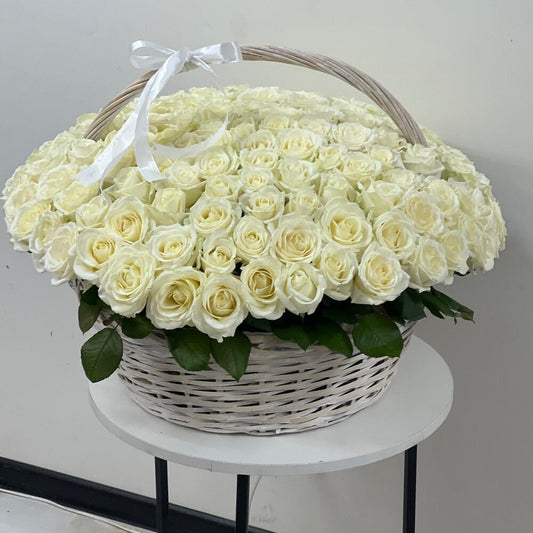 151 WHITE ROSE BASKET