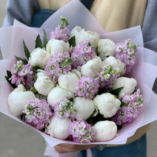 PRETTY IN PEONY